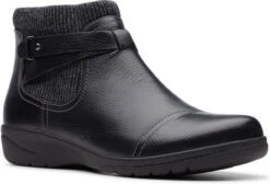 Clarks Women's Cheyn Kisha